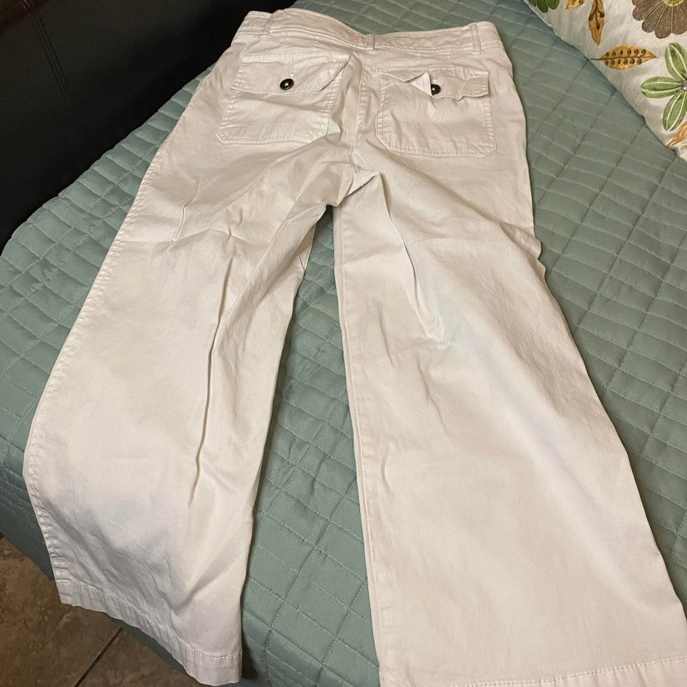White Capri pants